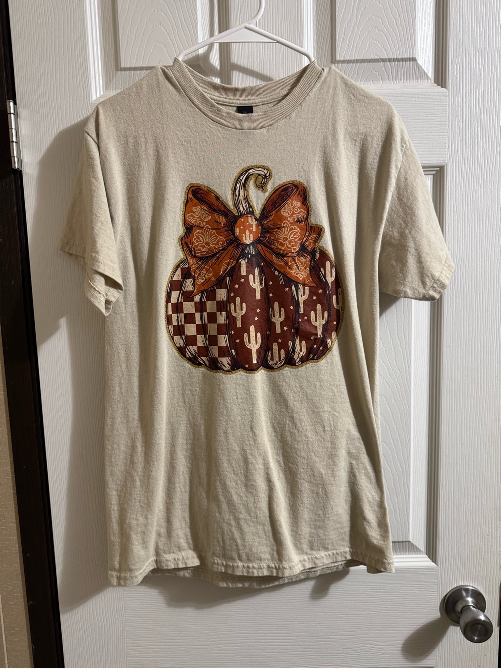 Cream Graphic Pumpkin Tee with Orange Bow